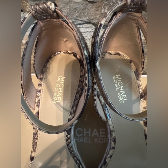 MICHAEL KORS Kimberly Wedge 8.5 Snake Print Platform Ankle Strap NEWinBOX $130 - Picture 7 of 9